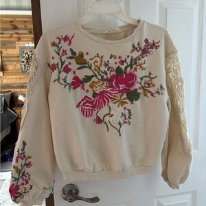 Embroidered Anthropologie Floral Cream Sweatshirt Accents&lace sleeves